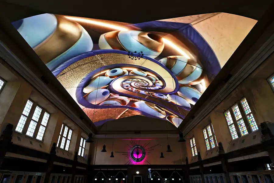 040 | 2025 | Berlin | Stadtbad Lichtenberg – Hubertusbad – The Exhibition Stadtbad Reloaded Beyond | © carsten riede fotografie