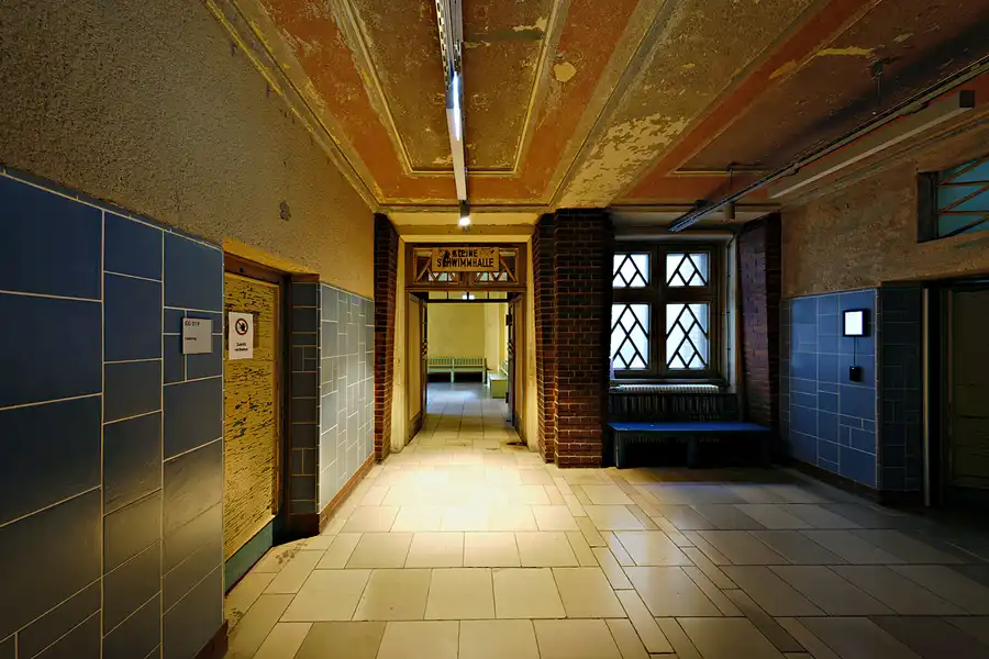 003 | 2025 | Berlin | Stadtbad Lichtenberg – Hubertusbad – The Exhibition Stadtbad Reloaded Beyond | © carsten riede fotografie