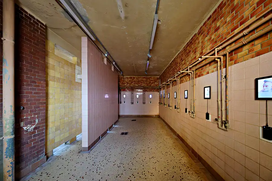 031 | 2025 | Berlin | Stadtbad Lichtenberg – Hubertusbad – The Exhibition Stadtbad Reloaded Beyond | © carsten riede fotografie