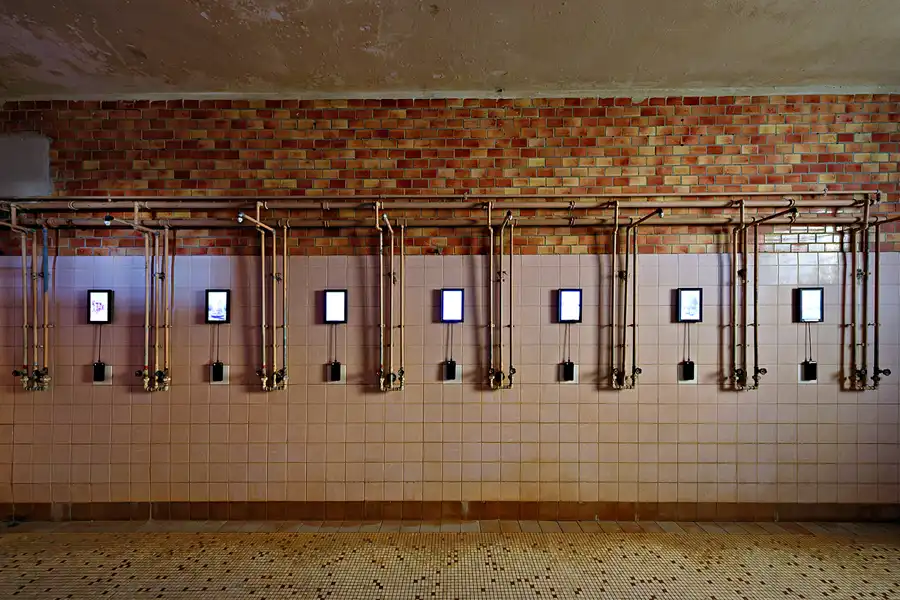 032 | 2025 | Berlin | Stadtbad Lichtenberg – Hubertusbad – The Exhibition Stadtbad Reloaded Beyond | © carsten riede fotografie