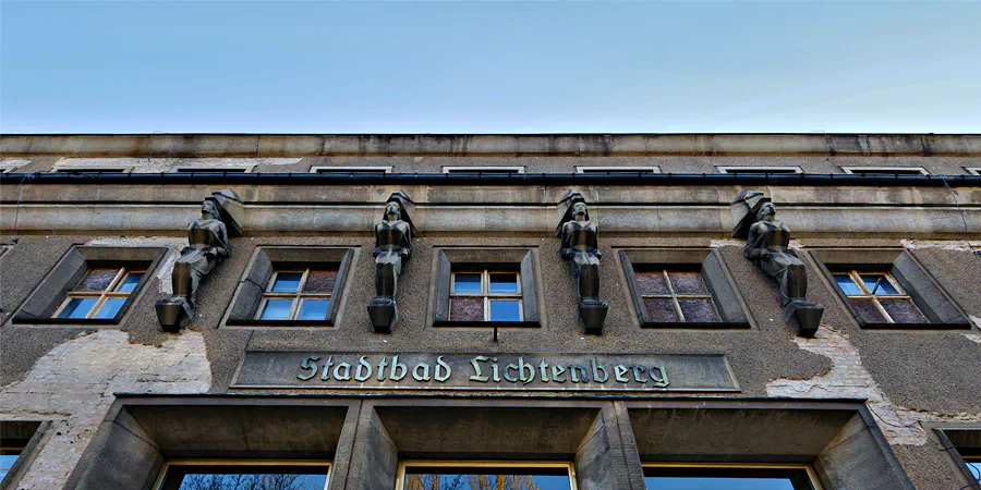 002 | 2025 | Berlin | Stadtbad Lichtenberg – Hubertusbad – The Exhibition Stadtbad Reloaded Beyond | © carsten riede fotografie