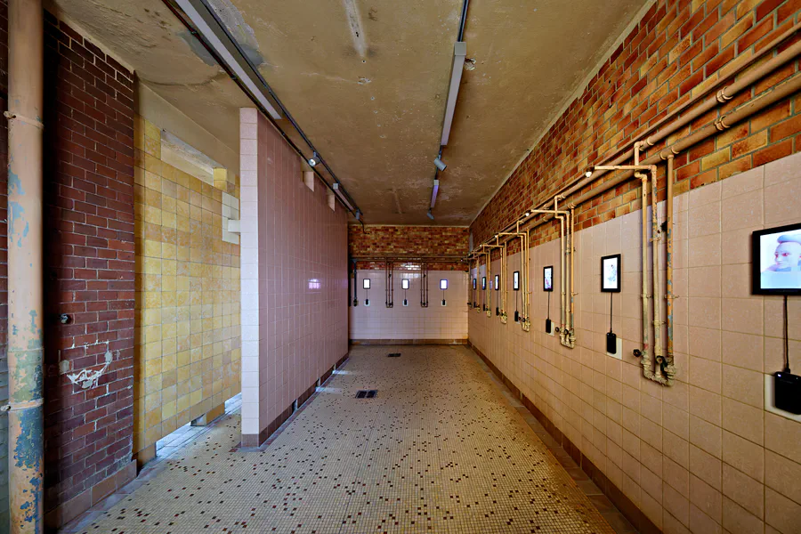 031 | 2025 | Berlin | Stadtbad Lichtenberg – Hubertusbad – The Exhibition Stadtbad Reloaded Beyond | © carsten riede fotografie