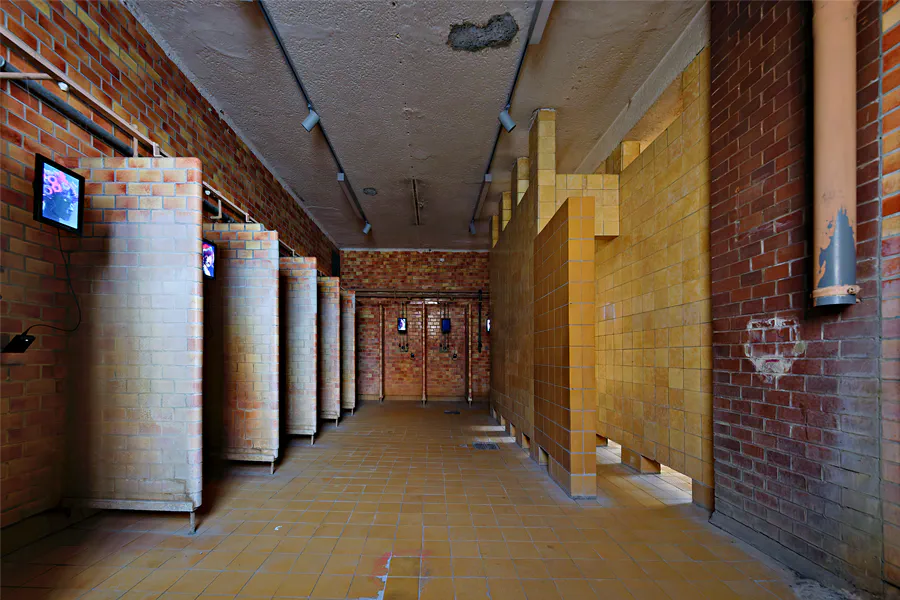 033 | 2025 | Berlin | Stadtbad Lichtenberg – Hubertusbad – The Exhibition Stadtbad Reloaded Beyond | © carsten riede fotografie