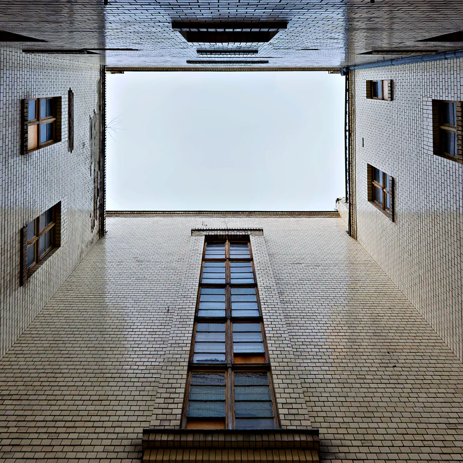 048 | 2025 | Berlin | Stadtbad Lichtenberg – Hubertusbad – The Exhibition Stadtbad Reloaded Beyond | © carsten riede fotografie