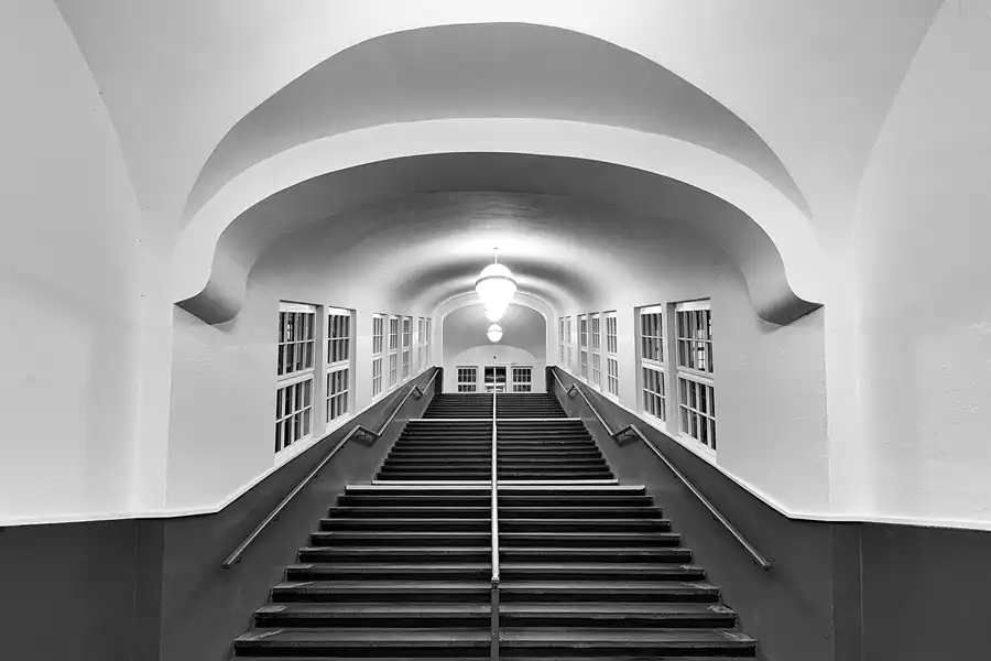 100 | 2025 | Berlin | S-Bahnhof Olympiastadion | © carsten riede fotografie