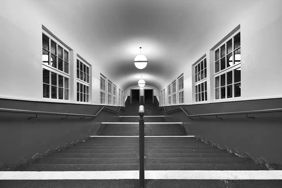 099 | 2025 | Berlin | S-Bahnhof Olympiastadion | © carsten riede fotografie