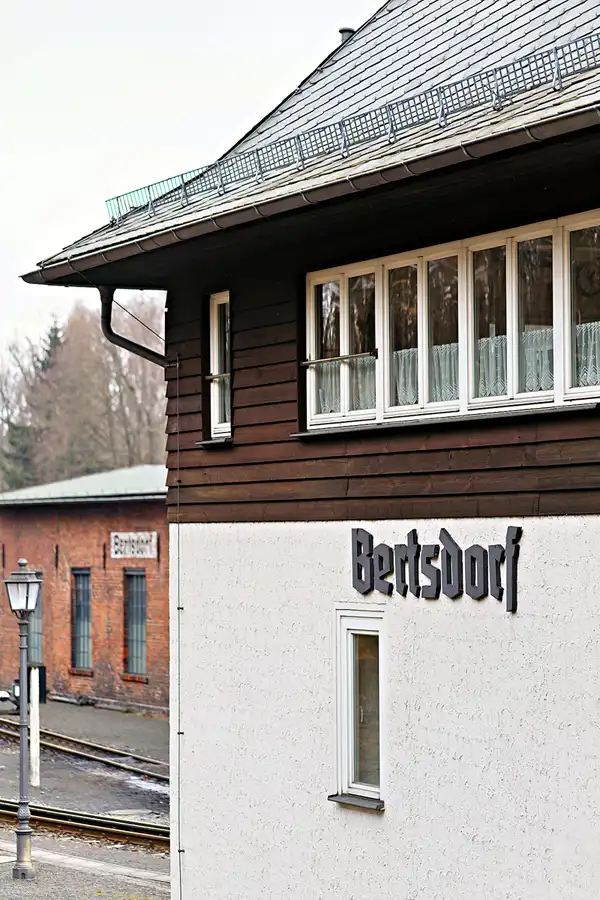 002 | 2025 | Bertsdorf | Zittauer Schmalspurbahn – Bahnhof Bertsdorf | © carsten riede fotografie