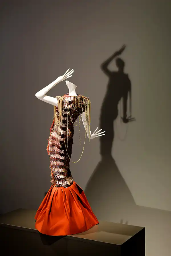 015 | 2026 | Singen | MAC Museum Art & Cars – Ausstellung 'Birds Of Paradise' | © carsten riede fotografie