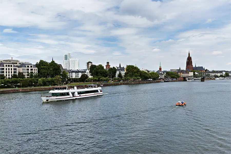 060 | 2026 | Frankfurt am Main | © carsten riede fotografie