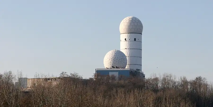 2005 | BERLIN | FIELD STATION TEUFELSBERG | © carsten riede fotografie
