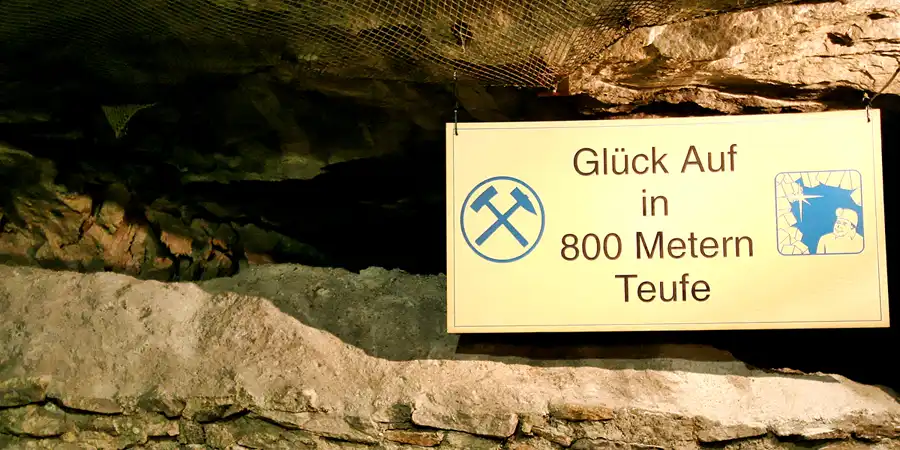 2009 | MERKERS | 800 METER ABWÄRTS | © carsten riede fotografie