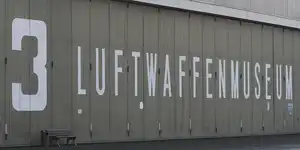 2011 | BERLIN | FLUGPLATZ GATOW (GWW) HANGAR 3 | © carsten riede fotografie