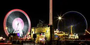 2014 | BERLIN | RIESENRÄDER BEI NACHT | © carsten riede fotografie