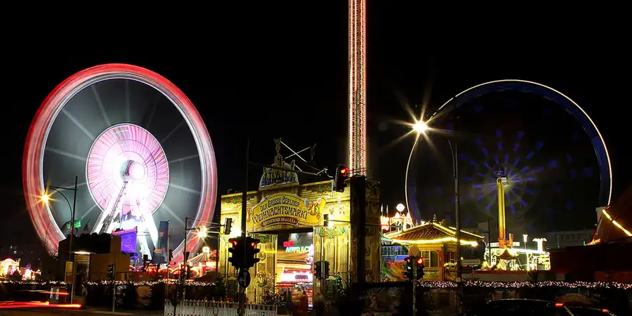 2014 | BERLIN | RIESENRÄDER BEI NACHT | © carsten riede fotografie