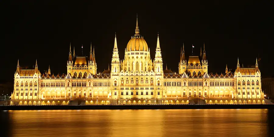 2019 | BUDAPEST | VÁROSN&Eacute;Z&Eacute;S | © carsten riede fotografie