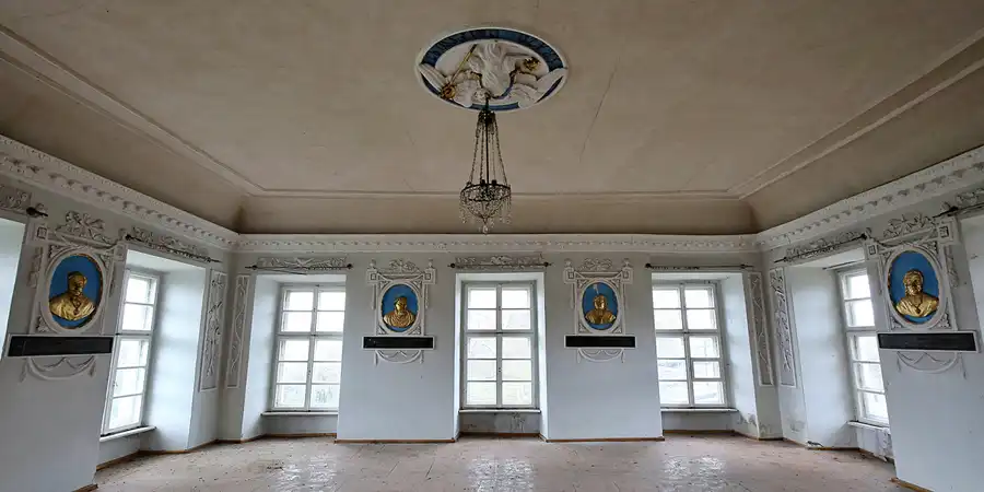 2023 | CHOCZ | PAŁAC I | © carsten riede fotografie